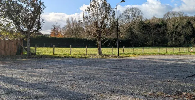 photo  c’est sur la partie plus élevée, plus éloignéede la briante et non inondableque serait implantée la maison de santé.  &copy;  ouest-france 