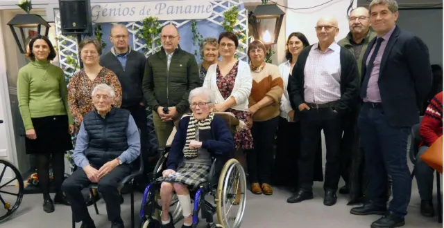 photo  au premier plan, daniel dufay et solange savary, les doyens de la journée, entourés de l’équipe municipale et de jérôme nury, député.  &copy;  ouest-france 