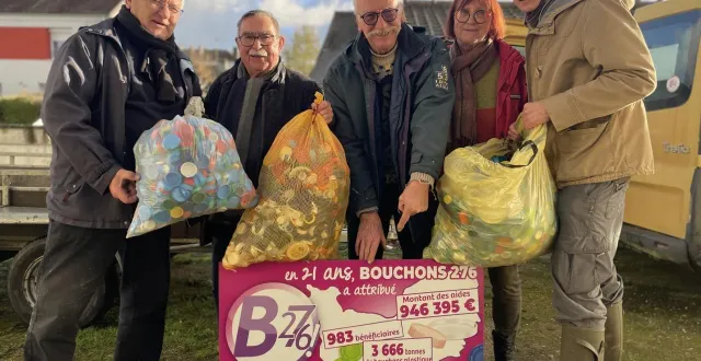 photo  les bénévoles d’argentan ont remis 500 kg de bouchons à leurs homologues de bouchons 276, vendredi 21 novembre 2025.  &copy;  ouest-france 