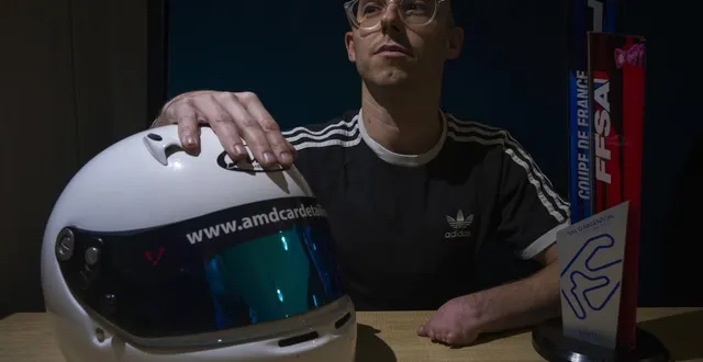 photo  maxime léger, né sans main gauche, fait fi de son handicap au volant de son karting et court avec les valides.  &copy;  le maine libre - denis lambert 