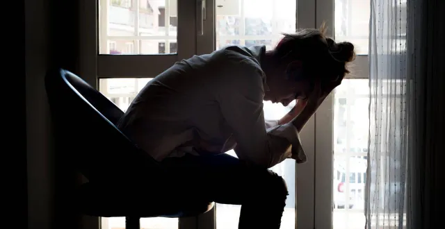 photo  la dépression touche entre 12 % et 13 % de la population – de 17 % à 18 % chez les 18-30 ans (photo d’illustration).  &copy;  fabioderby - stock.adobe.com 