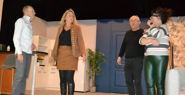 photo  isabelle peslier (au centre) fera ses premiers pas sur scène. elle est ici en compagnie de thierry rachet (à gauche), philippe rolland, le metteur en scène et marie legendre.  &copy;  le maine libre 