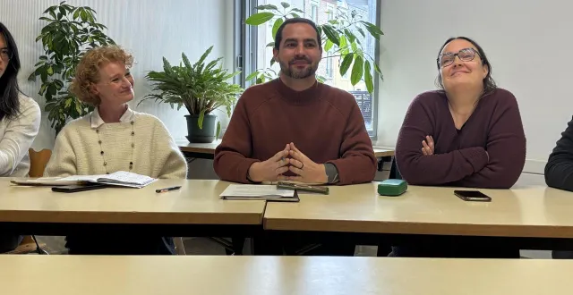 photo  maël brillant sera la tête de liste de lfi pour les élections municipales avec, à gauche elen debost, candidate à la présidence de le mans métropole, et à droite elise leboucher, députée, marraine de la liste.  &copy;  ouest-france 