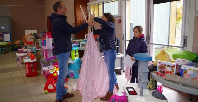 photo  rien de tel que de déplier les jouets pour les rendre plus attractifs à la vente.  &copy;  le maine libre 