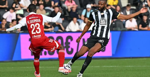 photo  ousmane camara n’a pas participé à l’entraînement du sco ce mercredi.  &copy;  jérôme fouquet/ouest-france 