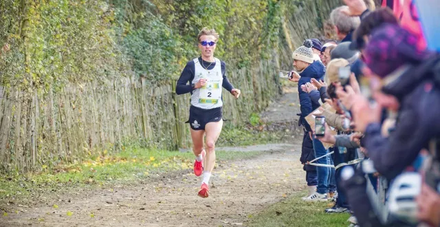 photo  le sarthois florian lecot, lors de sa victoire au 10 km du maine libre, le 22 novembre 2025.  &copy;  dominique breugnot 