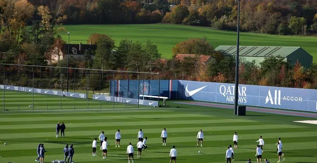 photo  les parisiens se sont imposés en youth league, à domicile face à tottenham au campus psg à poissy.  &copy;  franck fife / afp 