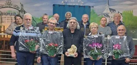 photo  samedi 15 novembre, la société de boule de fort du milieu a organisé la finale du challenge du président. 18 équipes y ont participé. la victoire est revenue à l’équipe constituée de gérard thébault et louis manceau, qui s’est imposée face à celle composée de robert paré et isabelle rousse, sur le score der 12 à 10. l’équipe d’andré dalibon complète le podium.  &copy;  co 