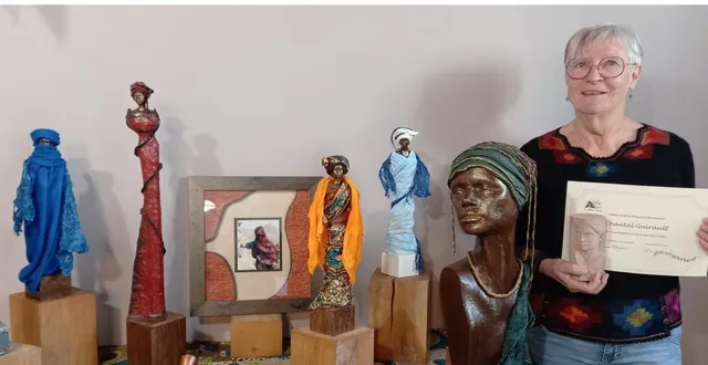 photo  chantal guirault a présenté ses oeuvres à la mairie.  &copy;  le maine libre 