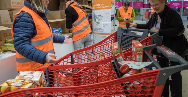 photo  collecte de la banque alimentaire les 26 et 27 novembre 2021 en sarthe.  &copy;  archives le maine libre 