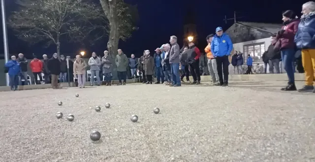 photo  ils se sont fait attendre mais les quatre mâts portant l’éclairage des terrains de pétanque sont bien opérationnels.  &copy;  ouest-france 