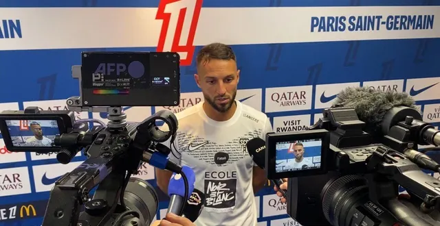photo  haris belkebla, capitaine d’angers sco, en zone mixte après la défaite contre le psg lors de la deuxième journée de ligue 1.  &copy;  ouest-france 