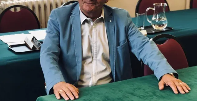 photo  maire d’argentan (orne) de 2001 à 2019, pierre pavis n’a pas apprécié les propos de christophe alligné à propos de la gestion des ressources humaines pendant ses mandats.  &copy;  archives ouest-france 