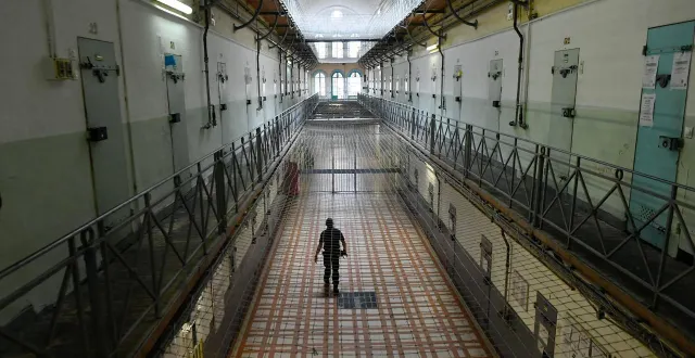 photo  plusieurs avocats, la section locale de l’observatoire international des prisons et un médecin ont tenu une réunion publique à angers (maine-et-loire) pour évoquer la situation de la maison d’arrêt d’angers.  &copy;  franck dubray / ouest france 