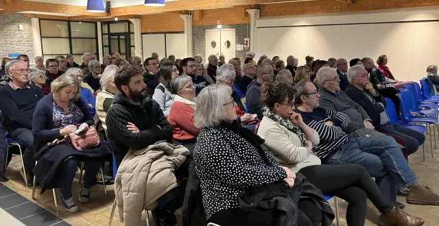 photo  plus de cent tiercéens sont venus s’informer des projets concernant l’aménagement du centre-bourg.  &copy;  ouest-france. 