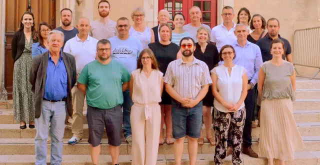 photo  ce lundi 24 novembre 2025, didier peltier a dévoilé les noms et le programme de sa liste « vivre précigné ».  &copy;  vivre précigné 