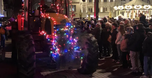 photo  en 2024, vingt-deux tracteurs illuminés ont défilé en centre-ville du mans.  &copy;  archives ouest-france 