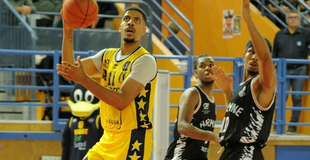 photo  le niortais bryan miyem-bell.  &copy;  co – christophe bernard 