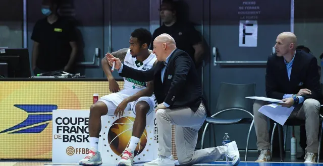 photo  éric bartecheky lors du match entre l’élan béarnais et fos-sur-mer lors du top 8 de la coupe de france à l’aréna loire de trélazé, le 26 mars 2022.  &copy;  archives le courrier de l’ouest - josselin clair 