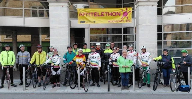 photo  les cyclotouristes présents pour la première partie des animations organisées au profit du téléthon à loué. en octobre dernier, presque 1 000 € avaient été récoltés lors de leur randonnée à travers les communes des pays de loué.  &copy;  le maine libre 