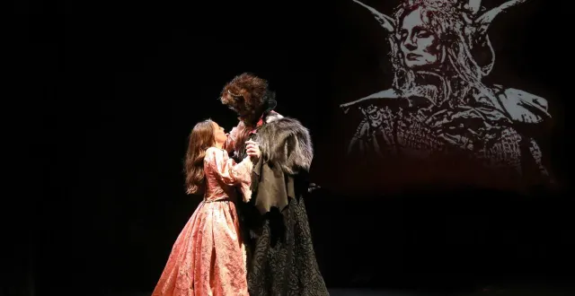 photo  la belle et la bête.  &copy;  lucernaire diffusion 