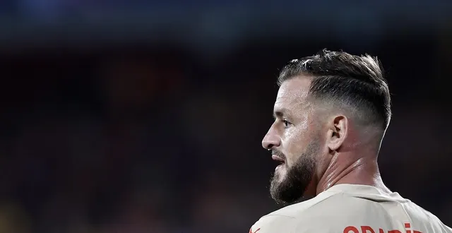 photo  le défenseur central de lens jonathan gradit s’est gravement blessé lors d’un choc à la jambe droite subi à l’entraînement ce vendredi 28 novembre.  &copy;  photo : sameer al-doumy / afp 