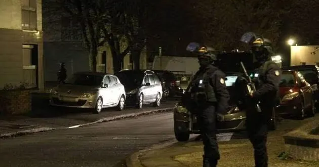 photo  la police avait mené une opération antidrogue dans le quartier de perseigne le 13 décembre 2023. 7 kg de drogues avaient été retrouvés chez une femme de 58 ans, qui les gardait pour les dealers contre rémunération.  &copy;  archives ouest-france 