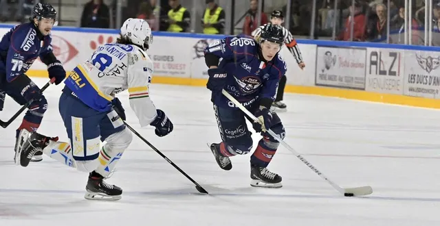 photo  orrin centazzo et les ducs ont chuté pour la première fois de la saison dans leur iceparc.  &copy;  sebastien aubinaud 