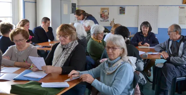 photo  une partie des participants à la réunion.  &copy;  le maine libre 