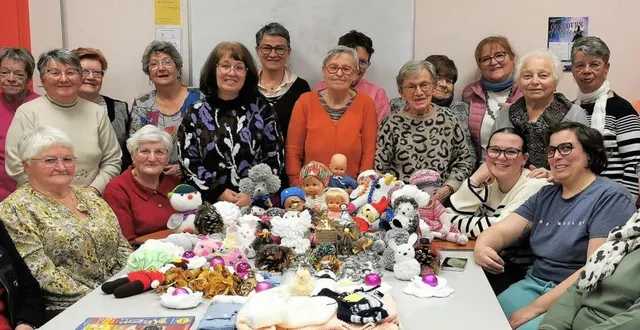 photo  les ateliers temps libre et petites mains bricoleuses de la maison des habitants ont été actifs et astucieux pour confectionner de jolies choses pour les fêtes.  &copy;  le maine libre. 