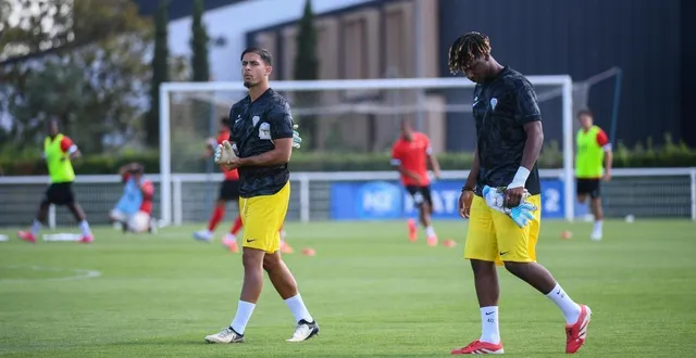 photo  melvain zinga (à gauche) sera titulaire face à lens, et oumar pona sur le banc.  &copy;  josselin clair 