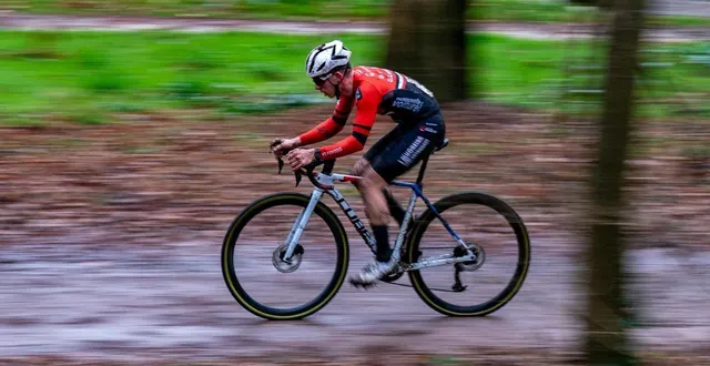 photo  yvonnick lauger.  &copy;  archives arnaud despelchain 