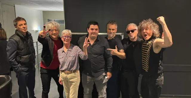 photo  pascale hamard a réalisé son rêve, vendredi 21 novembre 2025, au zénith de rouen. elle a passé l’après-midi en compagnie du groupe indochine, dont elle est fan depuis quarante ans, juste avant le concert.  &copy;  indochine 