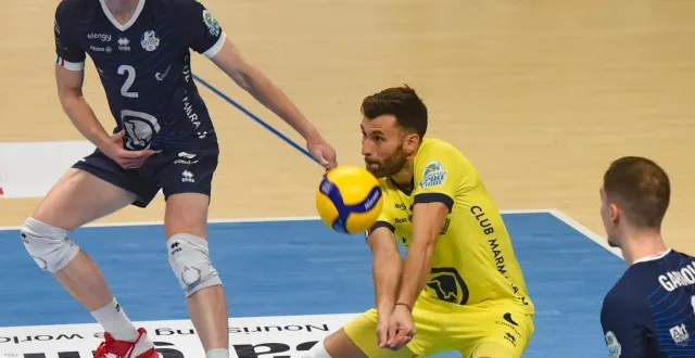 photo  l’américain kaleb jenness (numéro 2) et saint-nazaire se sont inclinés à tours, ce samedi 29 novembre.  &copy;  bruno bouvry 