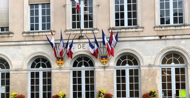 photo  on ne connaît toujours pas le nom du candidat de la droite et du centre pour l’élection municipale du mans.  &copy;  archives le maine libre 