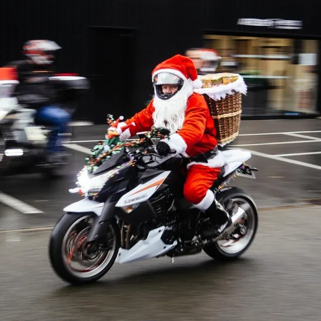 photo la plupart des motards sont venus déguisés en père noël pour l’occasion.  ©  ouest-france