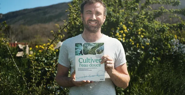 photo  installé dans la vallée de la drôme, samuel bonvoisin a publié en avril dernier le livre « cultiver l’eau douce » (éditions ulmer) et préside l’association « pour une hydrologie régénérative », qu’il a cofondée en 2022.  &copy;  kevin simon 