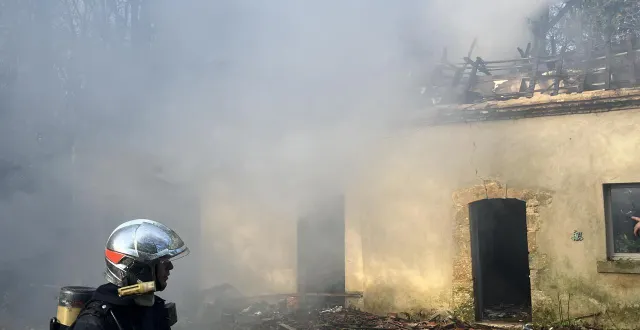 photo  l’incendie de la maison située au lieu-dit la petite mare