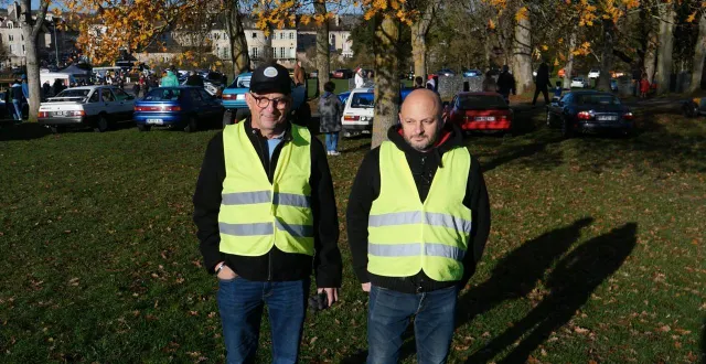 photo  yannick bischoff et son fils jonathan sont les organisateurs bénévoles de ces rassemblements. l’association compte une cinquantaine de membres, qui bénéficient de partenariats avec les commerçants de falaise.  &copy;  ouest-france 