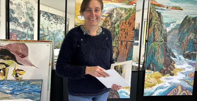 photo  angers, le 30 novembre 2025. bénédicte borne, artiste autodidacte, ouvrait ses portes pour la première fois ce week-end pour les visites des ateliers d’artistes.  &copy;  co 