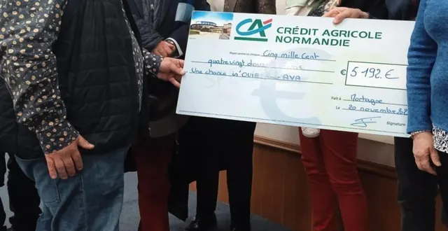 photo  remise du chèque à l’association une chance inouïe pour ava.  &copy;  ouest-france 