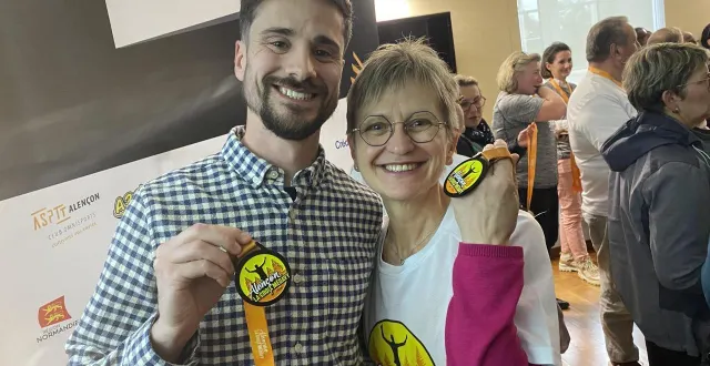 photo  clément doguet et l’équipe organisatrice ont remis des médailles aux bénévoles présents lors du pot.  &copy;  archives ouest-france 