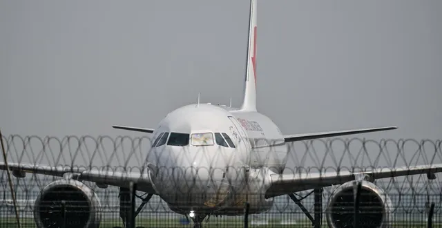 photo  parmi les 6 000 avions airbus de la gamme a320 mis à l’arrêt, seul 100 restent immobilisés en raison d’un logiciel de commandes vulnérable, a annoncé lundi 1er décembre le constructeur aéronautique. photo d’illustration.  &copy;  hector retamal / afp 