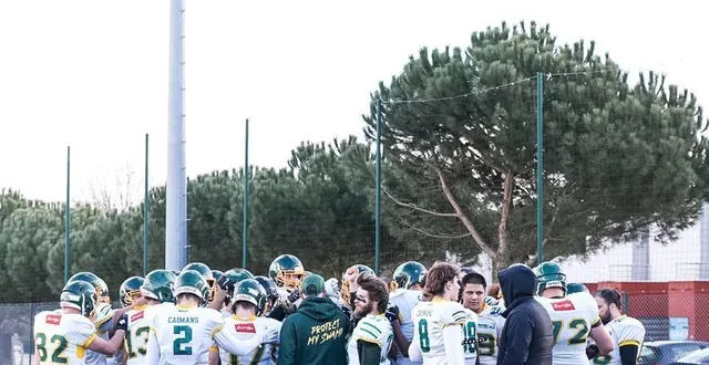 photo  l’équipe autour de charles paviot.  &copy;  ouest-france 