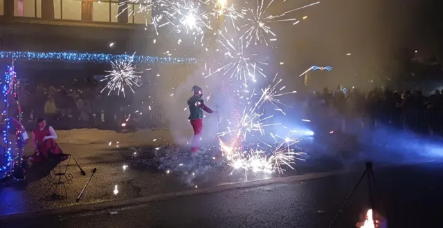 photo  le public a chaleureusement applaudi les artistes à l’issue du spectacle.  &copy;  ouest-france 