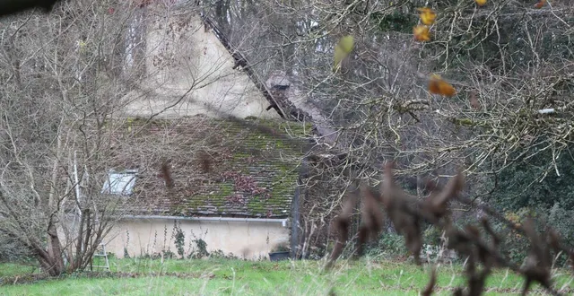 photo  un incendie a fait un mort, au lieu la petite mare, à avezé. le feu a pris dans une habitation située au bout d’un chemin boisé.  &copy;  ouest-france 