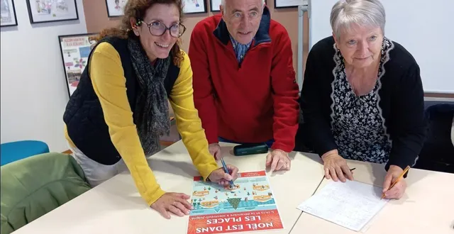 photo  de gauche à droite : les élus célia didier, jean charles habarou et josette bondu, mobilisés pour la collecte de colis solidaires.  &copy;  co. 