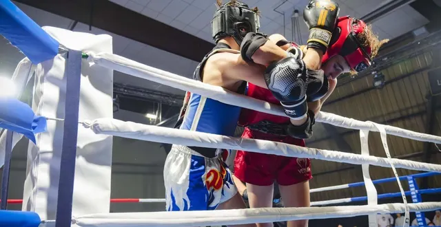 photo  le manceau ilian antier, en rouge, s’est imposé contre l’angevin tommy greff.  &copy;  dominique breugnot 