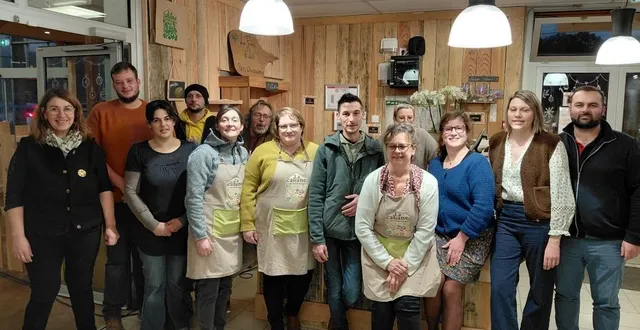 photo  les professionnels de la cabane des producteurs inauguraient leur nouveau local vendredi 28 et samedi 29 novembre 2025.  &copy;  le maine libre 