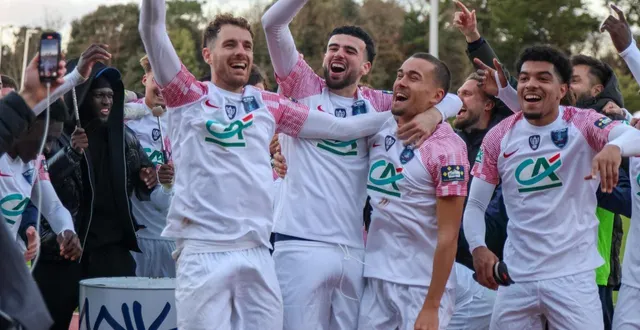 photo  les sables vendée football accèdent aux 32es de finale de la coupe de france pour la première fois depuis 100 ans.    &copy;  guillaume pacoutet 
